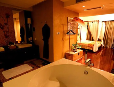 杭州滨江区养生会所的黄昏恋：当爱情遇上八十岁